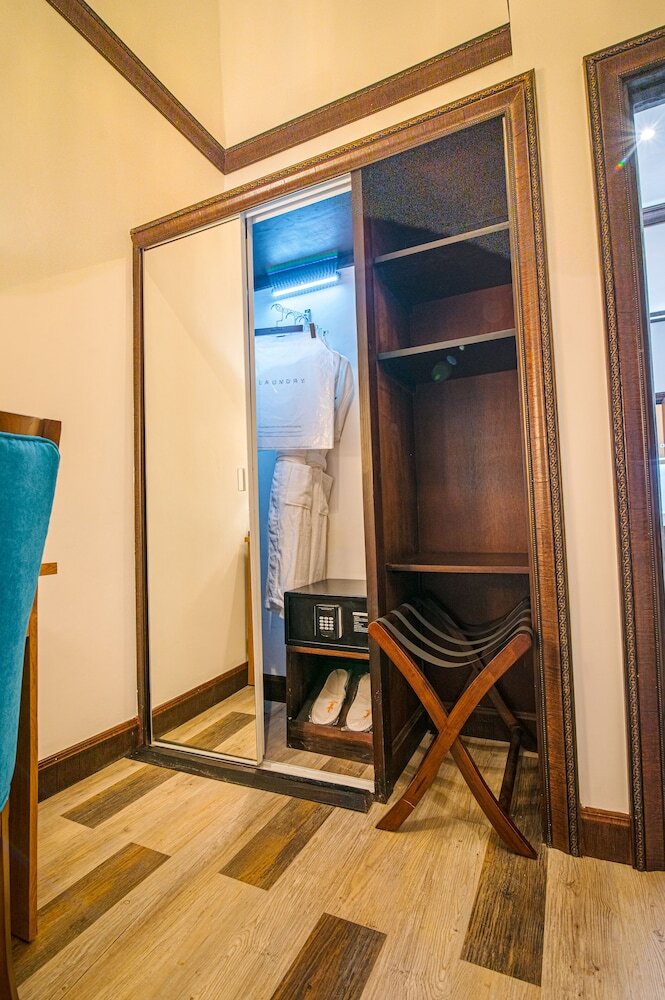 Sago Palm Hotel