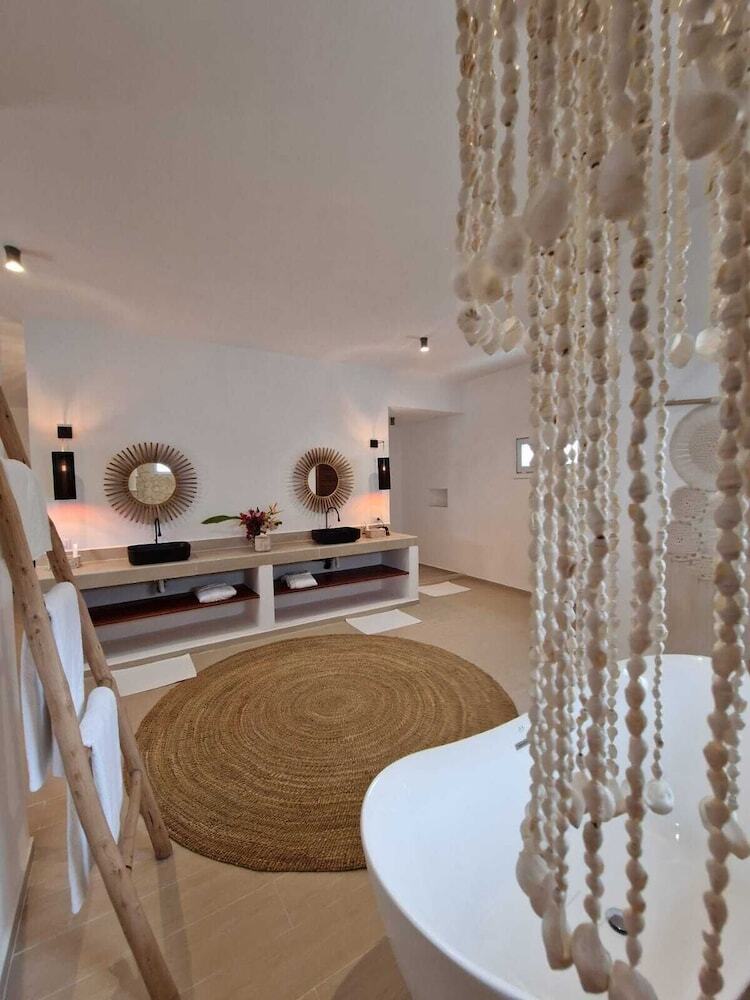 Alma Boutique Hotel