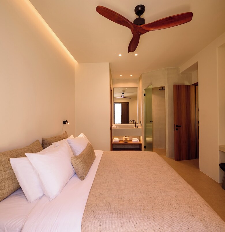 Elessa Hotel