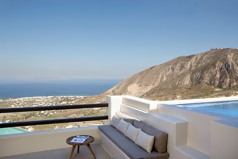 Elessa Hotel