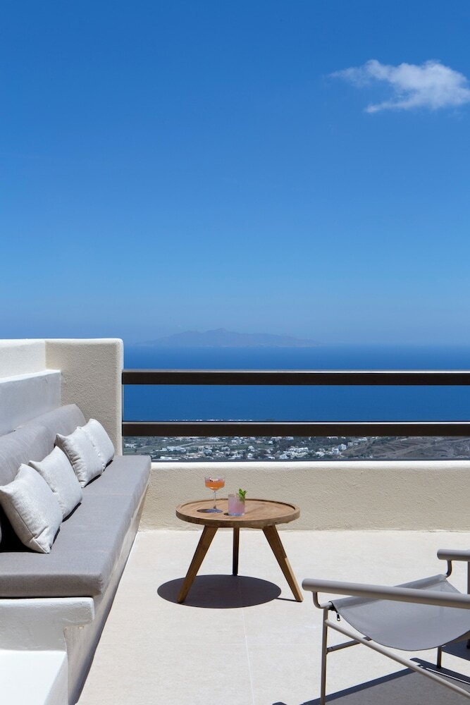 Elessa Hotel