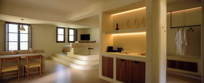 Elessa Hotel