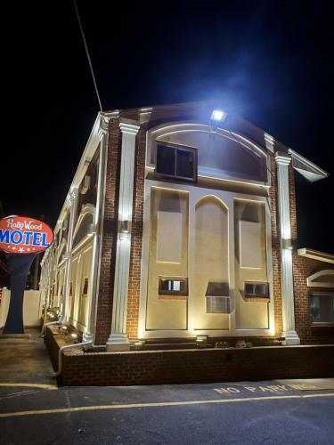 Hollywood Motel