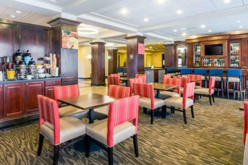 Hotel Comfort Suites Avenel