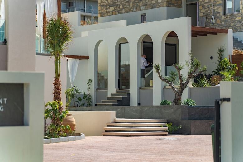 Vaya Suites By Omilos Hotels