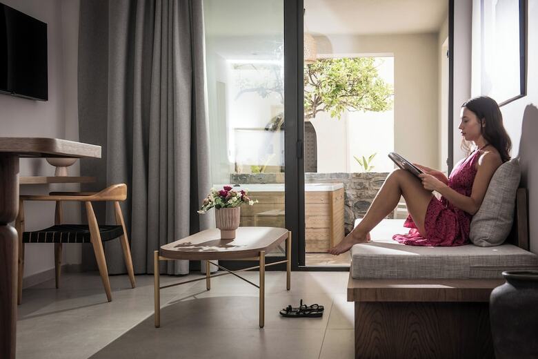 Vaya Suites By Omilos Hotels