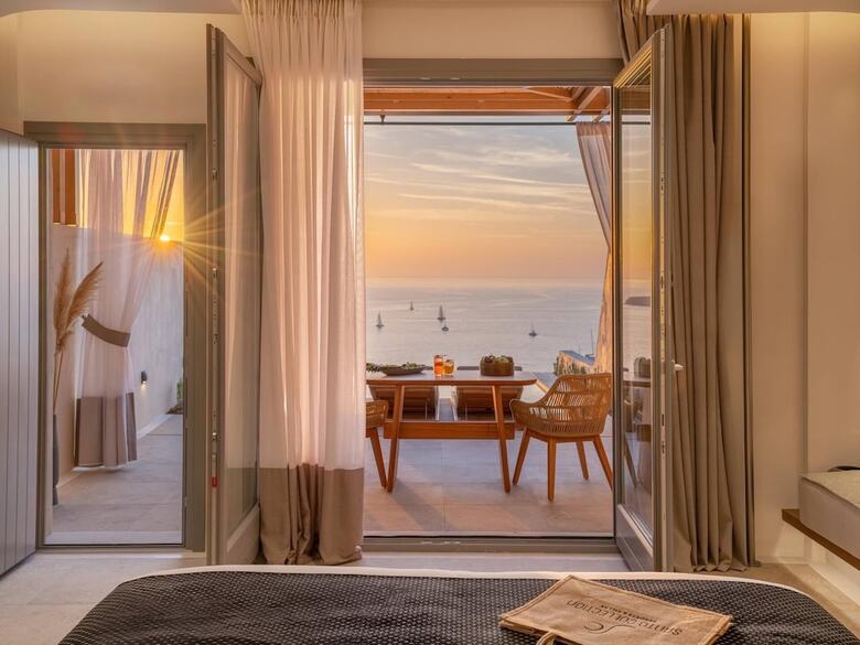 Hotel Santo Mine Oia Suites