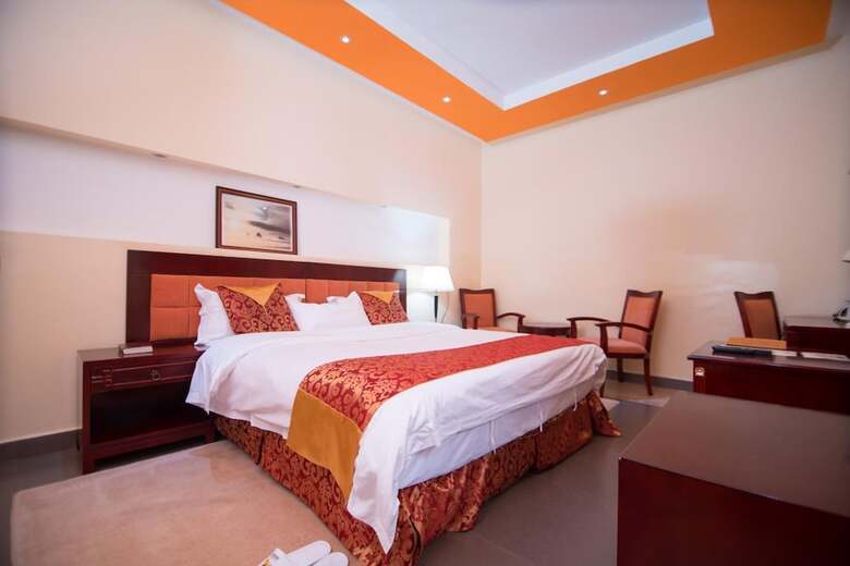 Falcon Heights Hotel