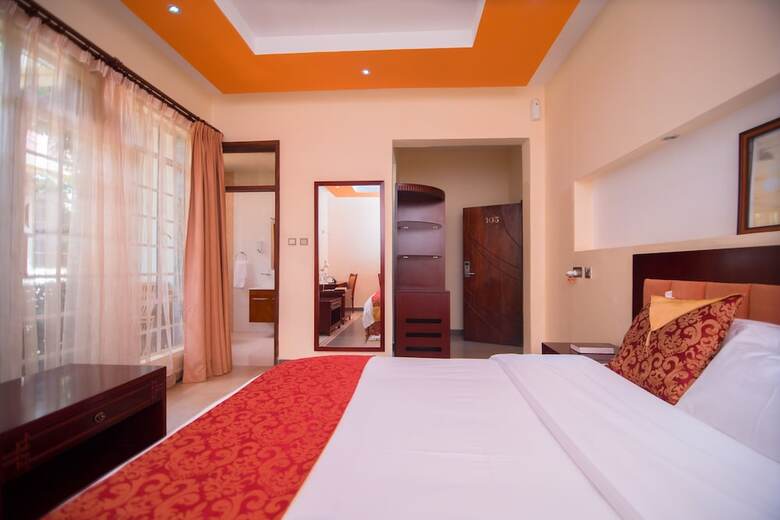 Falcon Heights Hotel