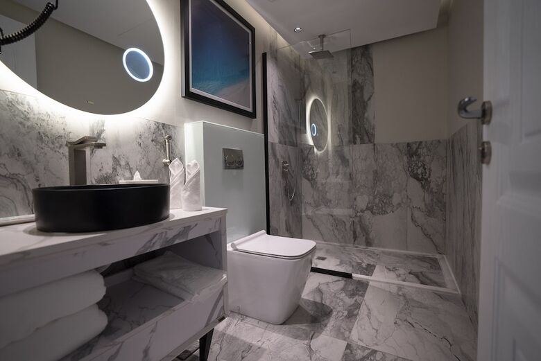 Prime Al Corniche Hotel