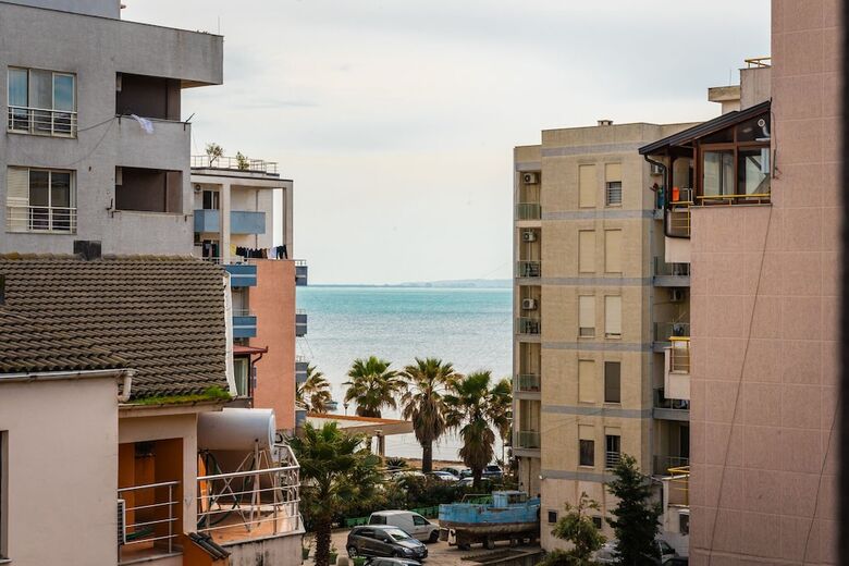 Relax Inn Hotel Durres