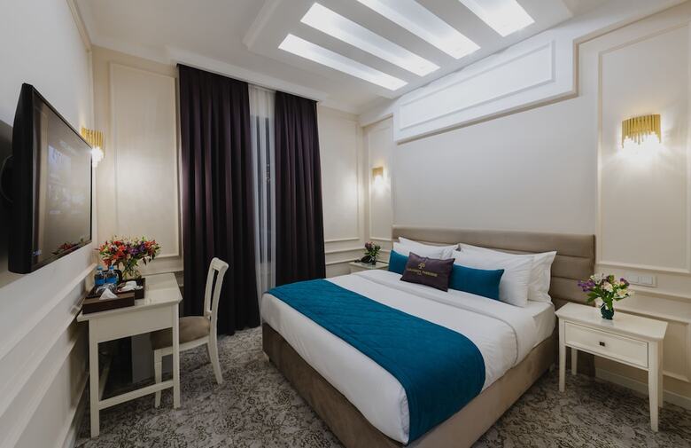 Zarafshon Parkside Hotel