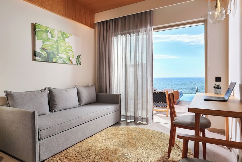 Hotel Enorme Santanna Island