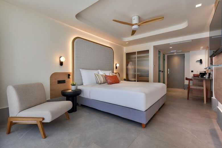 Hotel Enorme Santanna Island