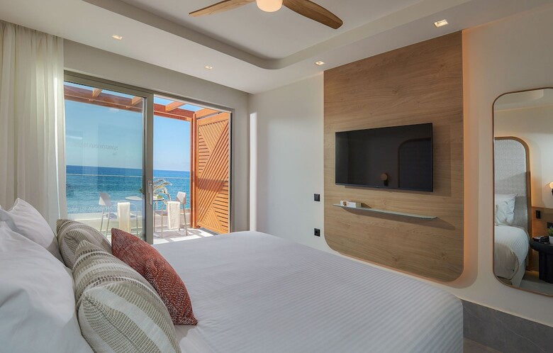 Hotel Enorme Santanna Island