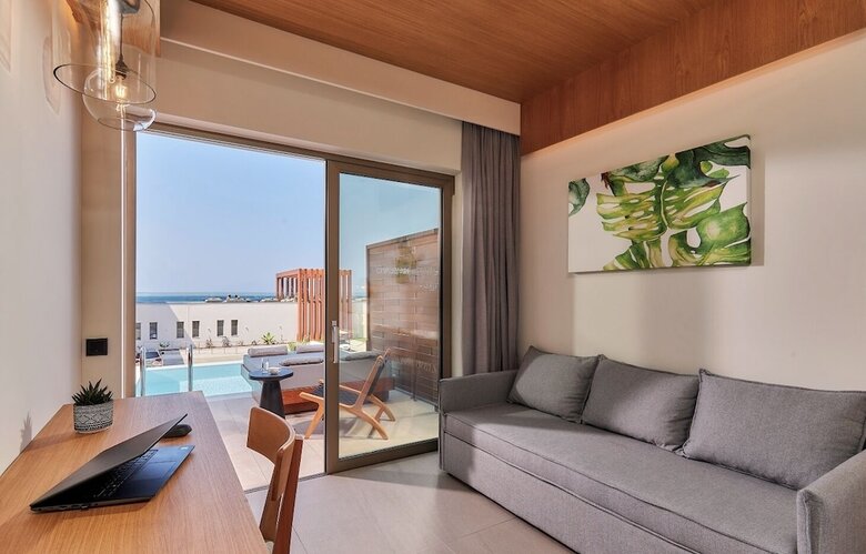 Hotel Enorme Santanna Island