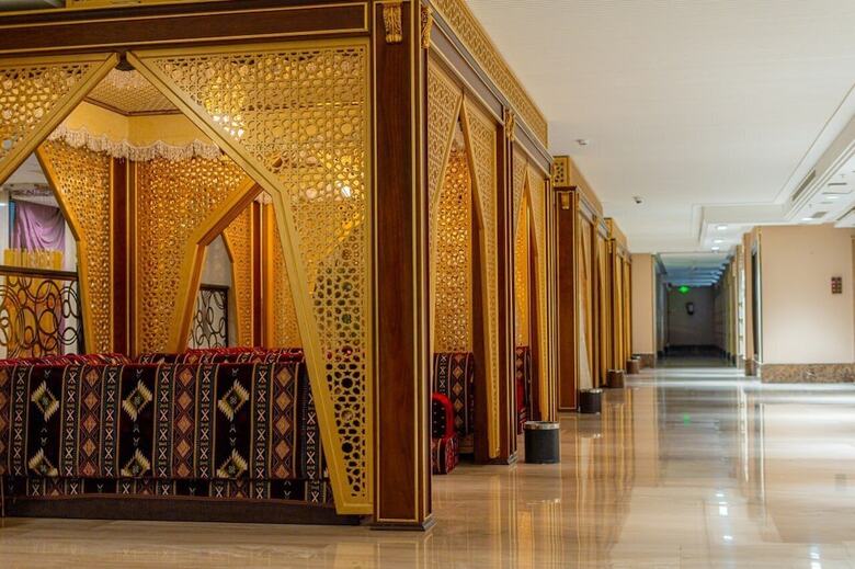 Violet Al Azizia Hotel