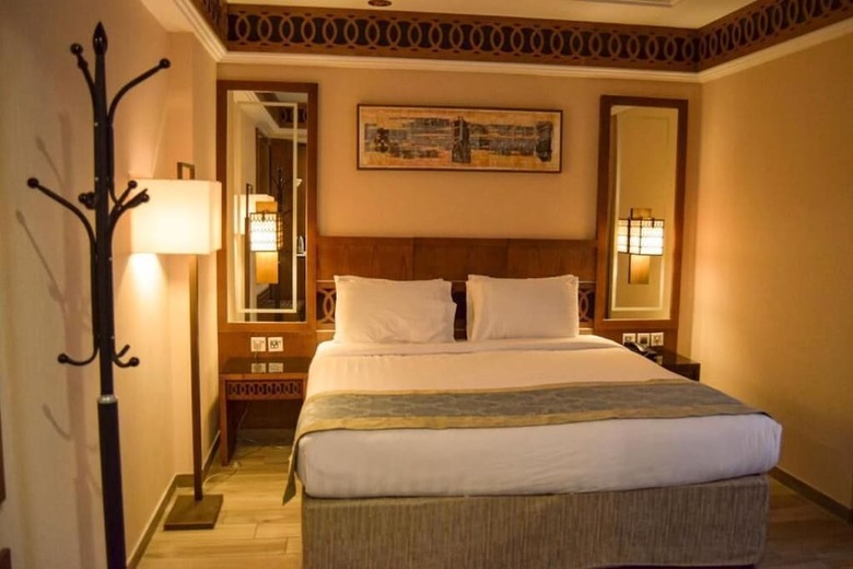 Violet Al Azizia Hotel