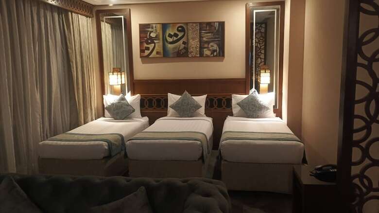 Violet Al Azizia Hotel