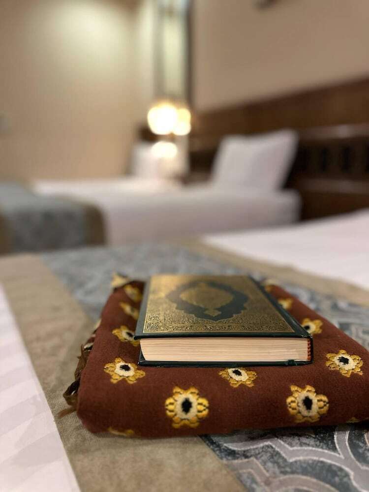 Violet Al Azizia Hotel