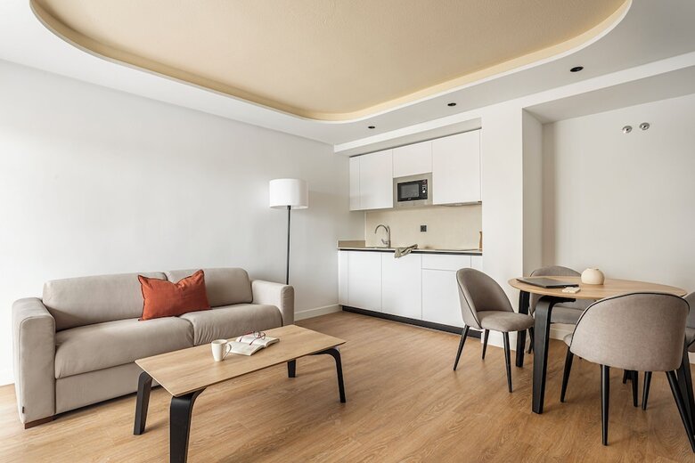Hotel B48 Valencia Feria
