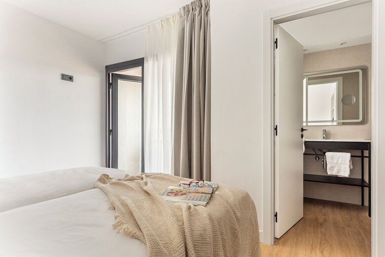 Hotel B48 Valencia Feria
