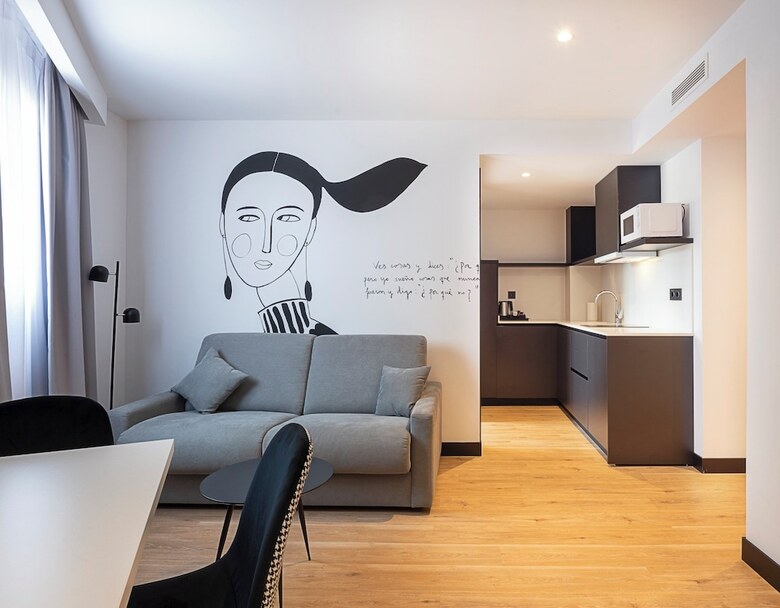 Hotel Sercotel Plana Suites
