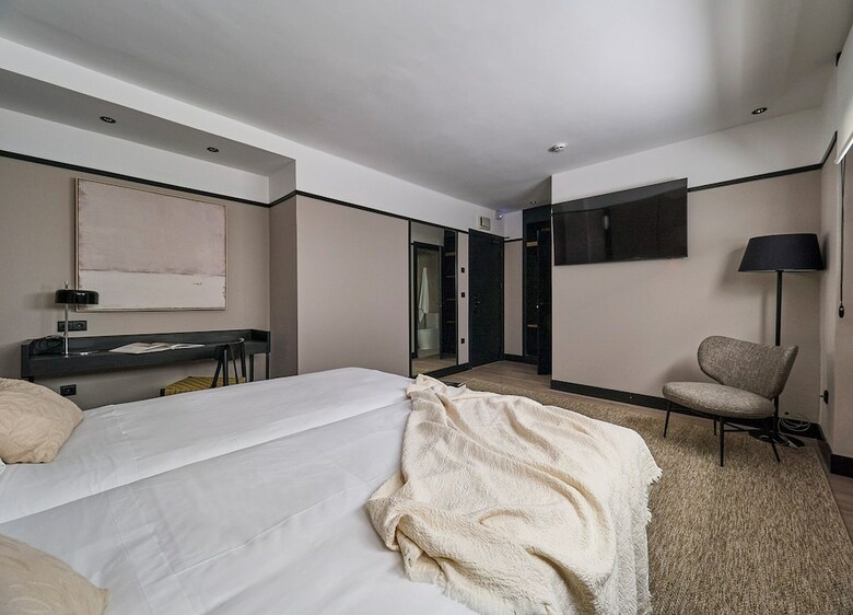Hotel B48 Oviedo �pera