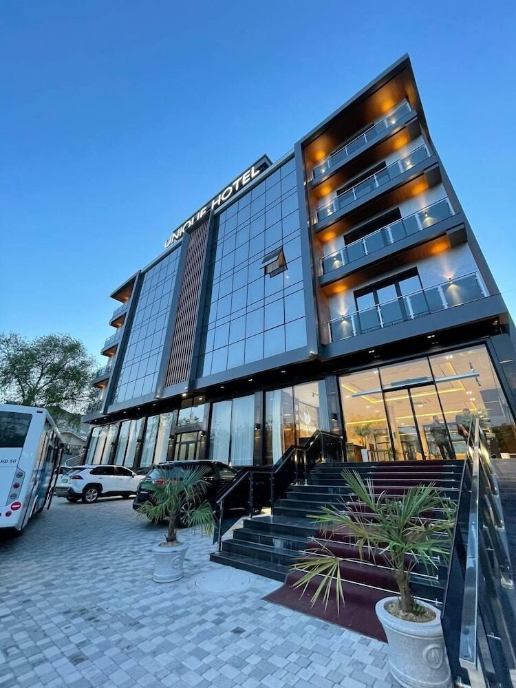 Unique Airport Hotel