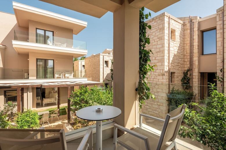 Hotel Airis Boutique & Suites