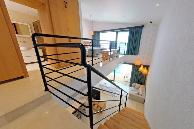 Lures Hotel