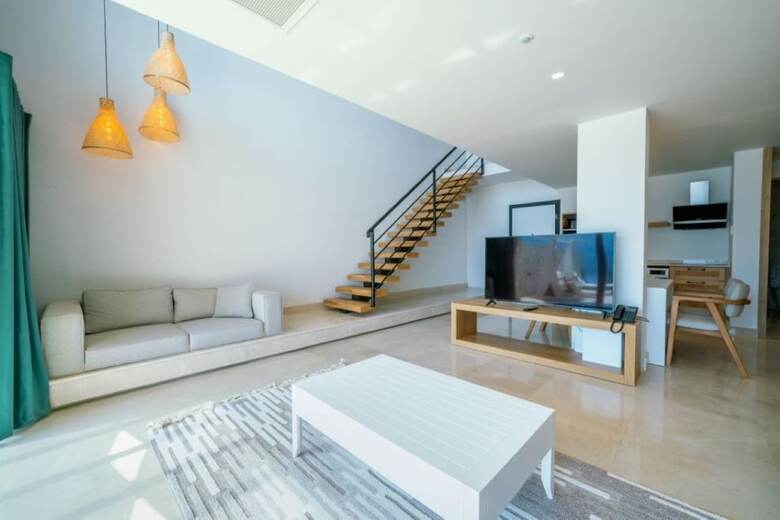 Lures Hotel
