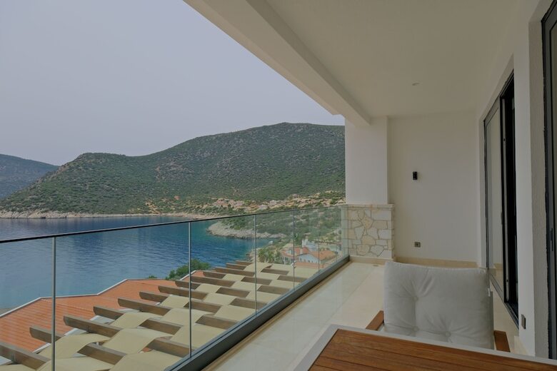 Lures Hotel
