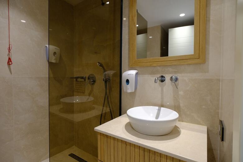 Lures Hotel