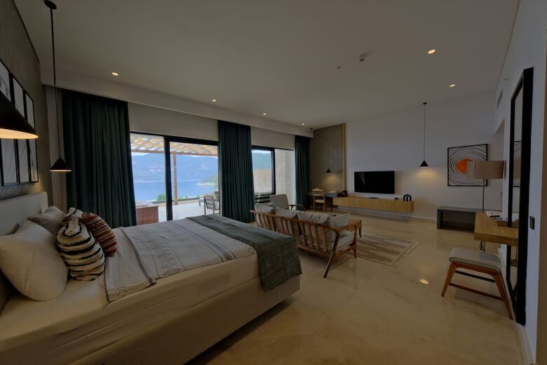 Lures Hotel