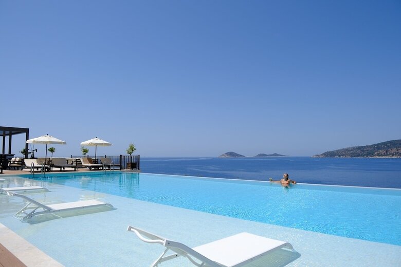 Lures Hotel