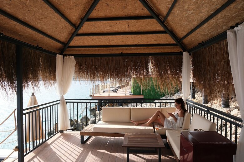 Lures Hotel