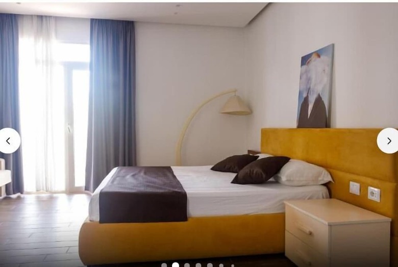 Amh Hotel