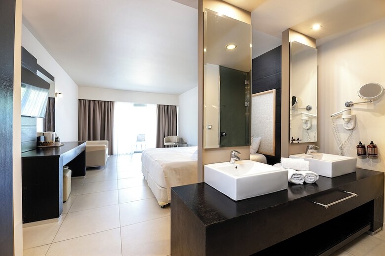 Hotel Akti Coast Club
