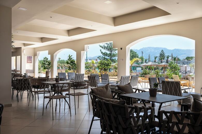 Hotel Akti Coast Club
