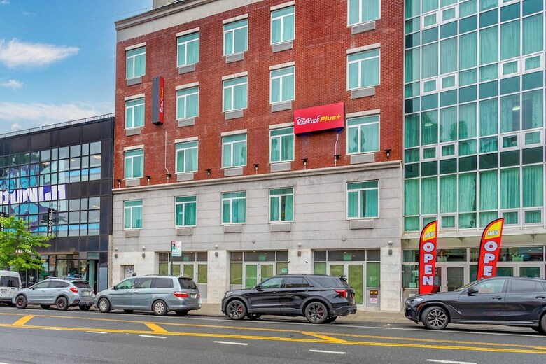 Hotel Red Roof Plus+ Brooklyn - Flatbush Ave