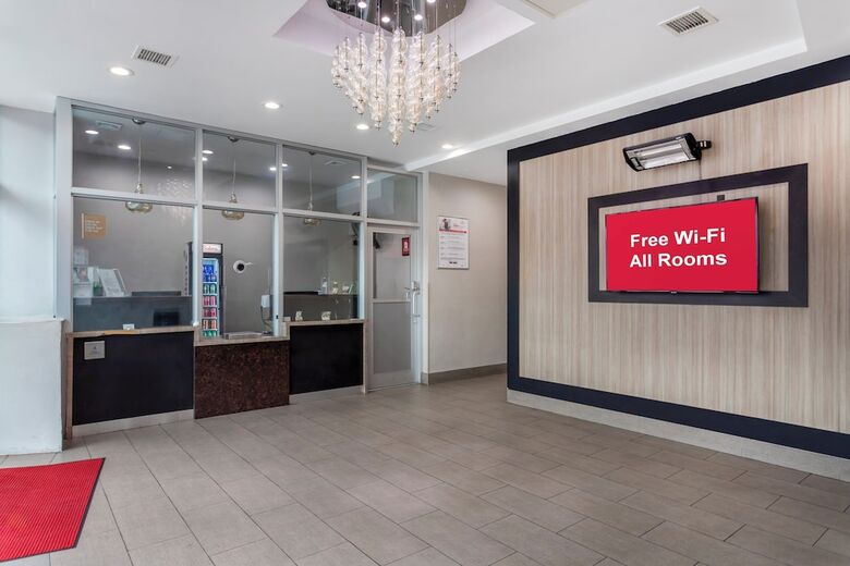Hotel Red Roof Plus+ Brooklyn - Flatbush Ave
