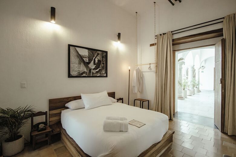 Hotel Sin Nombre