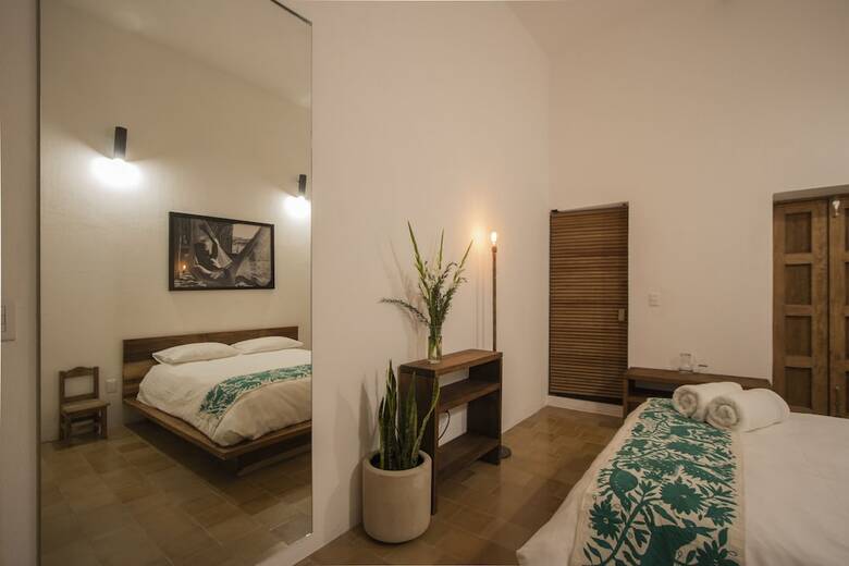 Hotel Sin Nombre