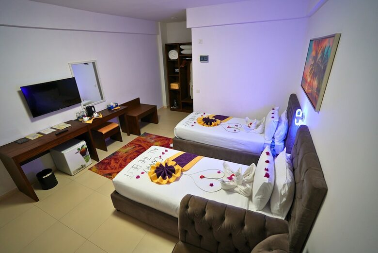 Canary Golden Hotel