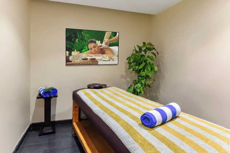 Aura Inn Tiba Pyramids Hotel