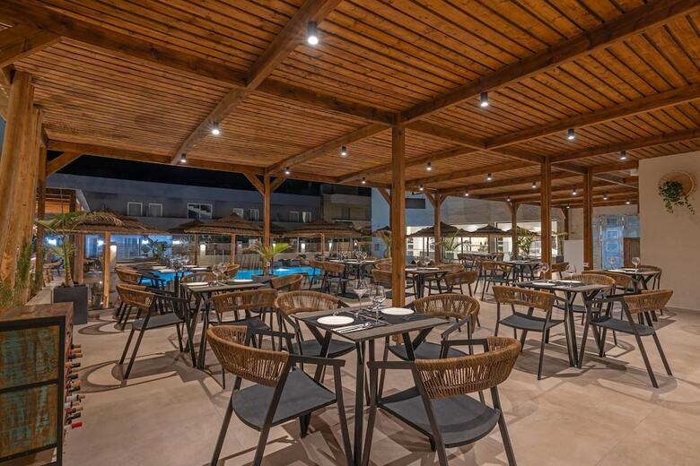 Cabana White Boutique Hotel