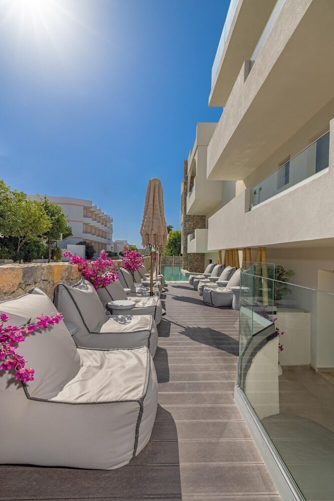 Cabana White Boutique Hotel
