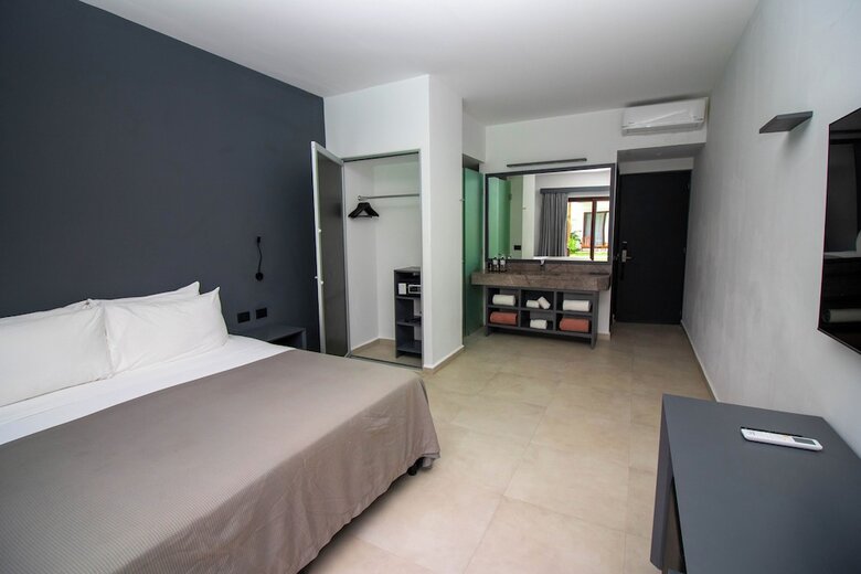 My Blue Hotel