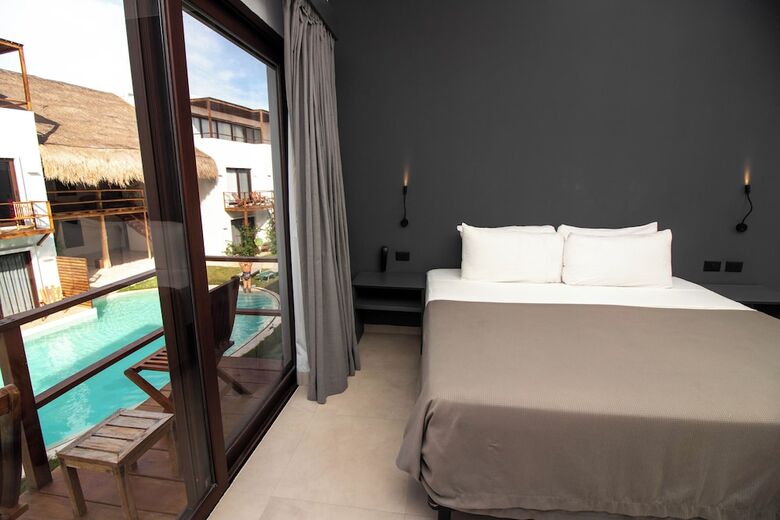 My Blue Hotel